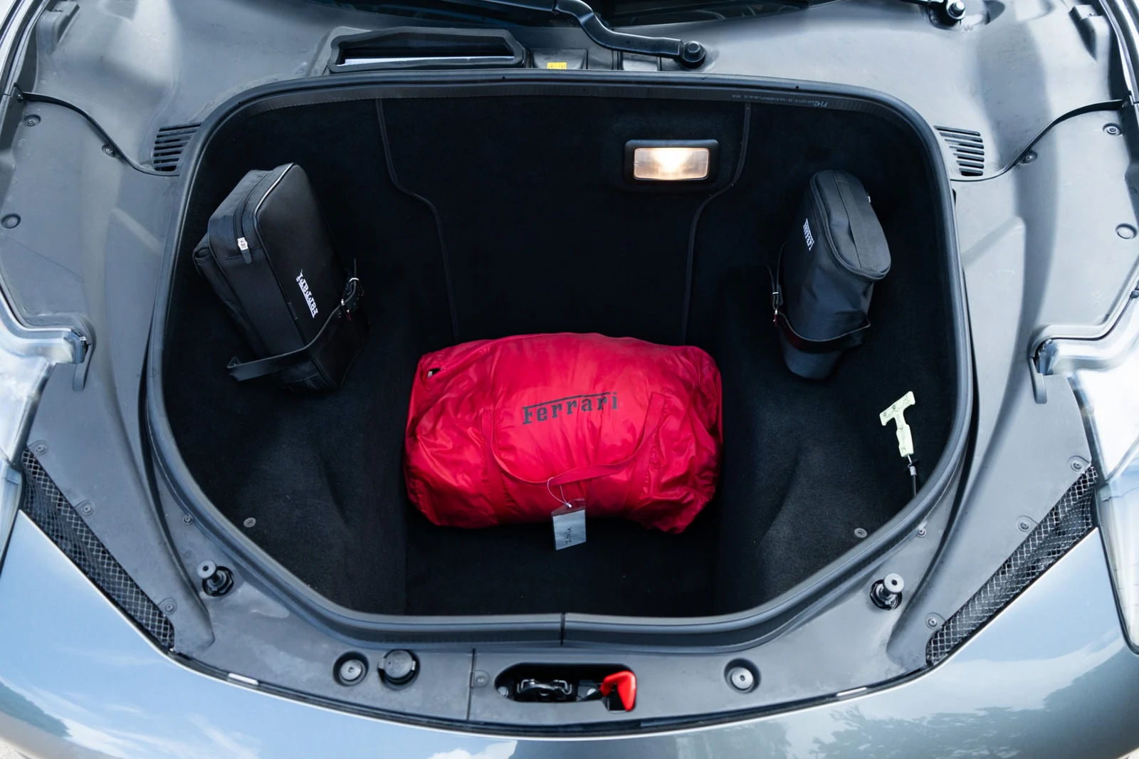 2013 Ferrari 458 Italia, 27/30