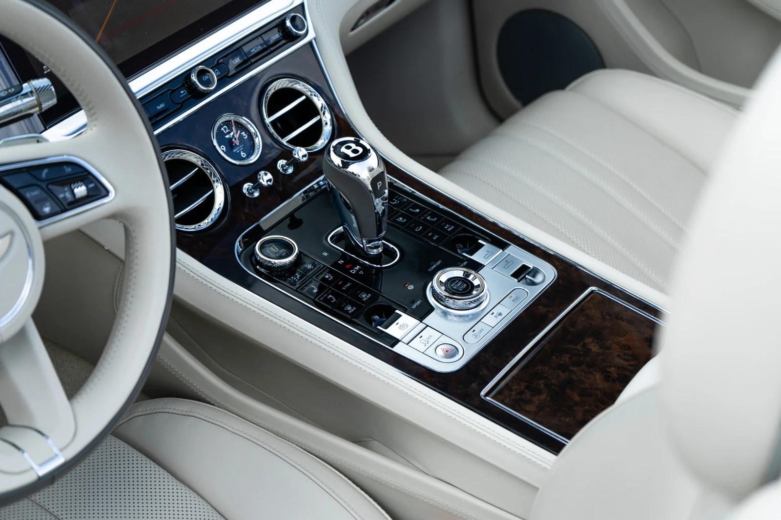 2022 Bentley Continental GTC V8, 16/30