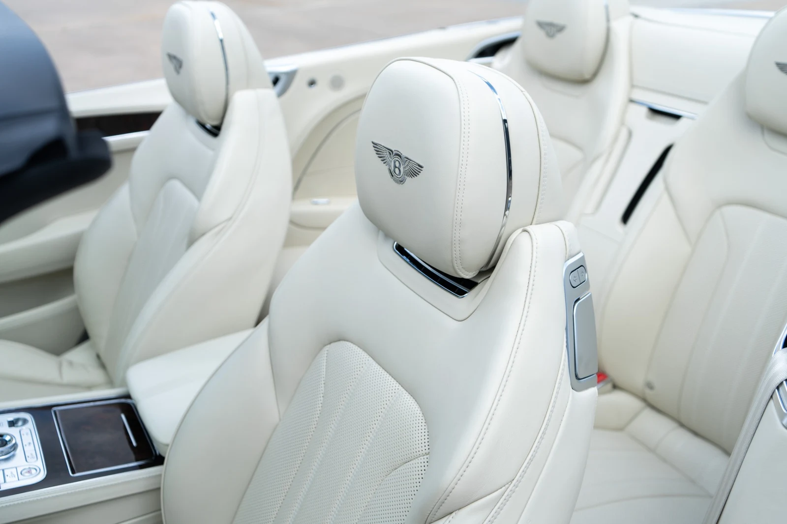 2022 Bentley Continental GTC V8, 20/30