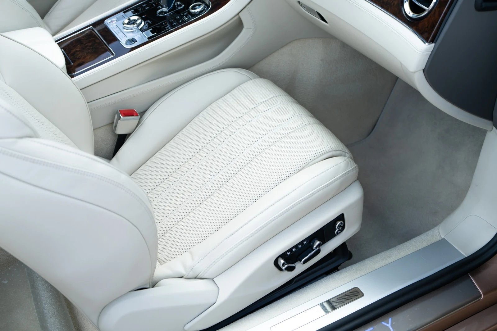2022 Bentley Continental GTC V8, 22/30