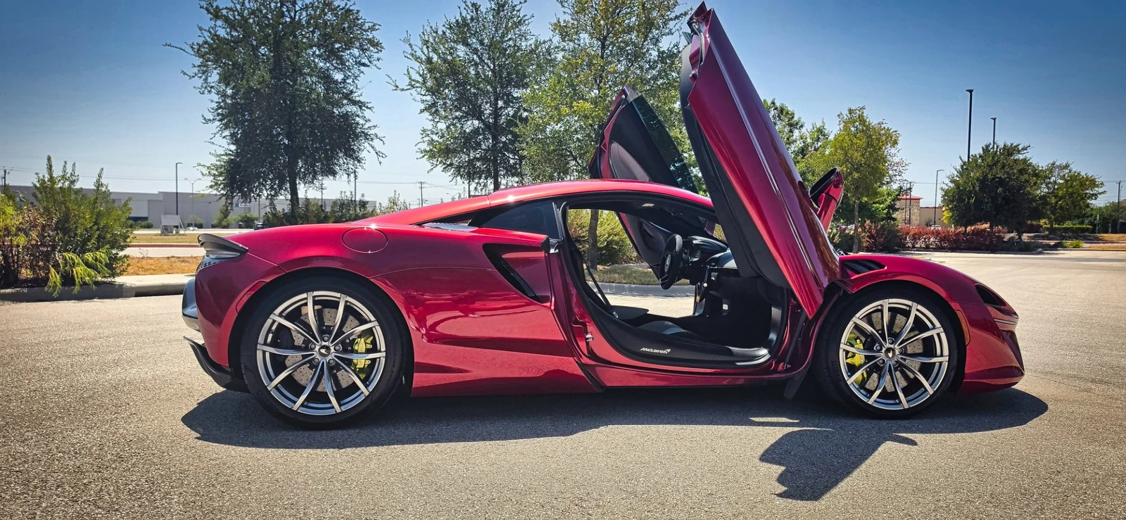 2024 McLaren Artura, 6/30