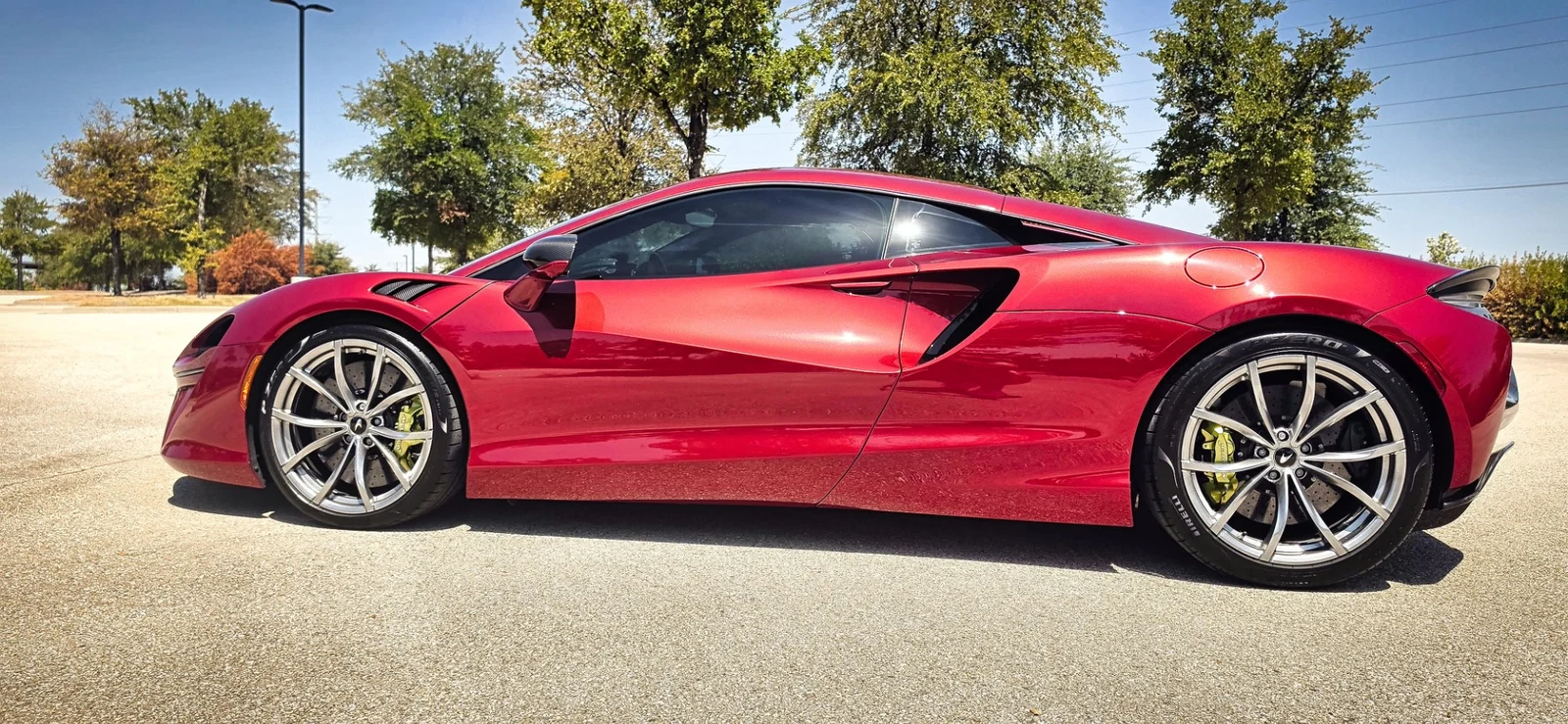 2024 McLaren Artura, 11/30