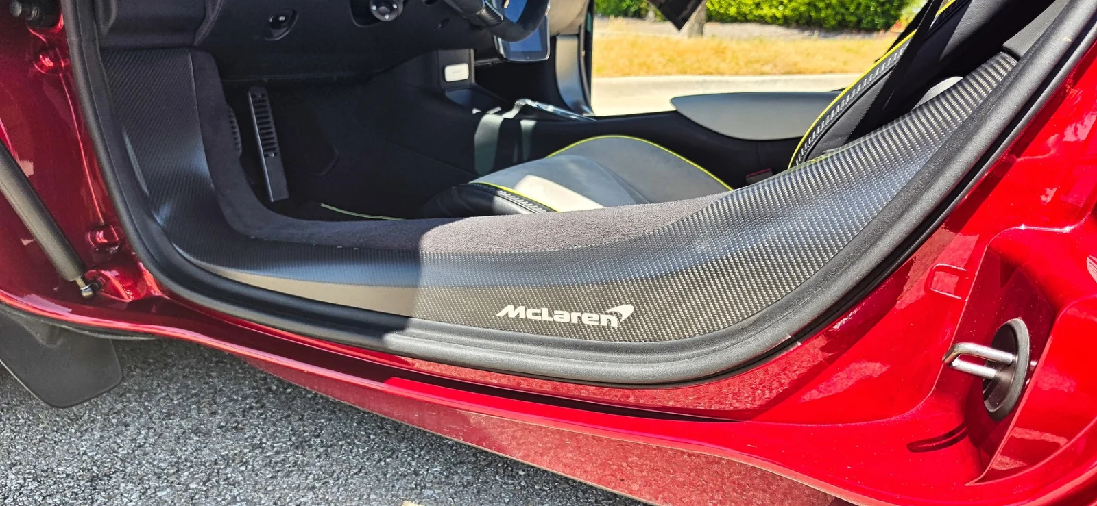 2024 McLaren Artura, 13/30