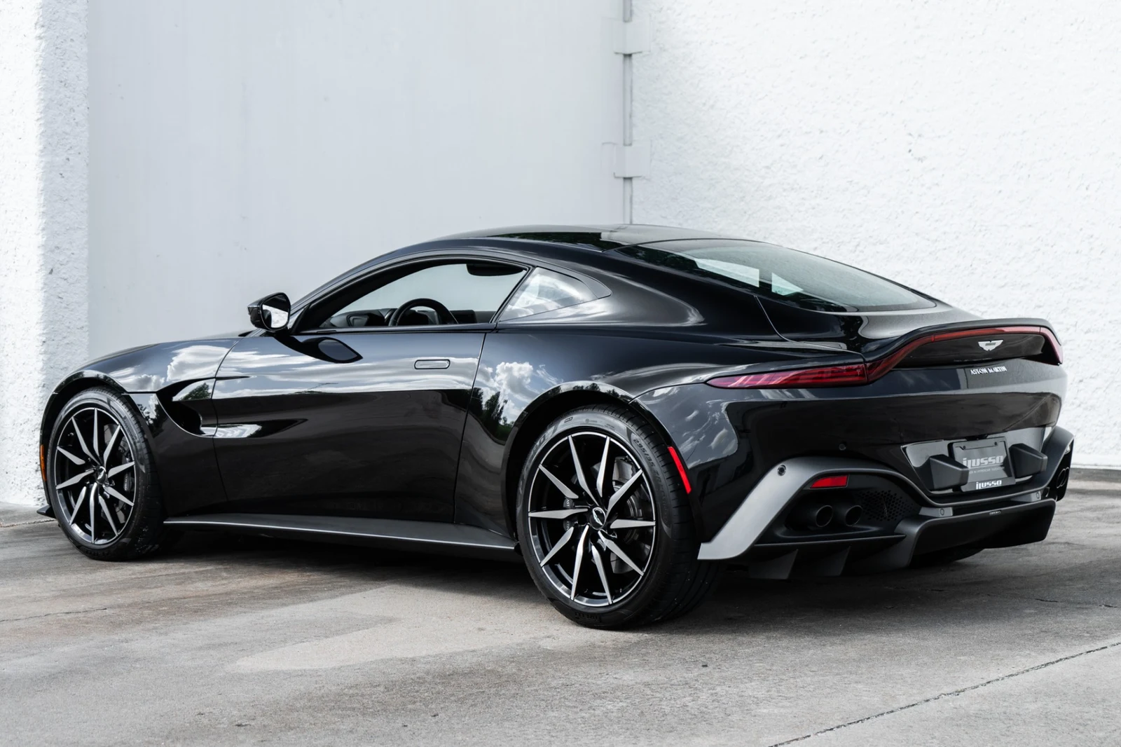 2019 Aston Martin Vantage, 3/30