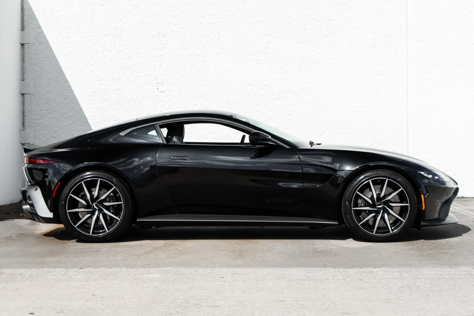 2019 Aston Martin Vantage, 6/30