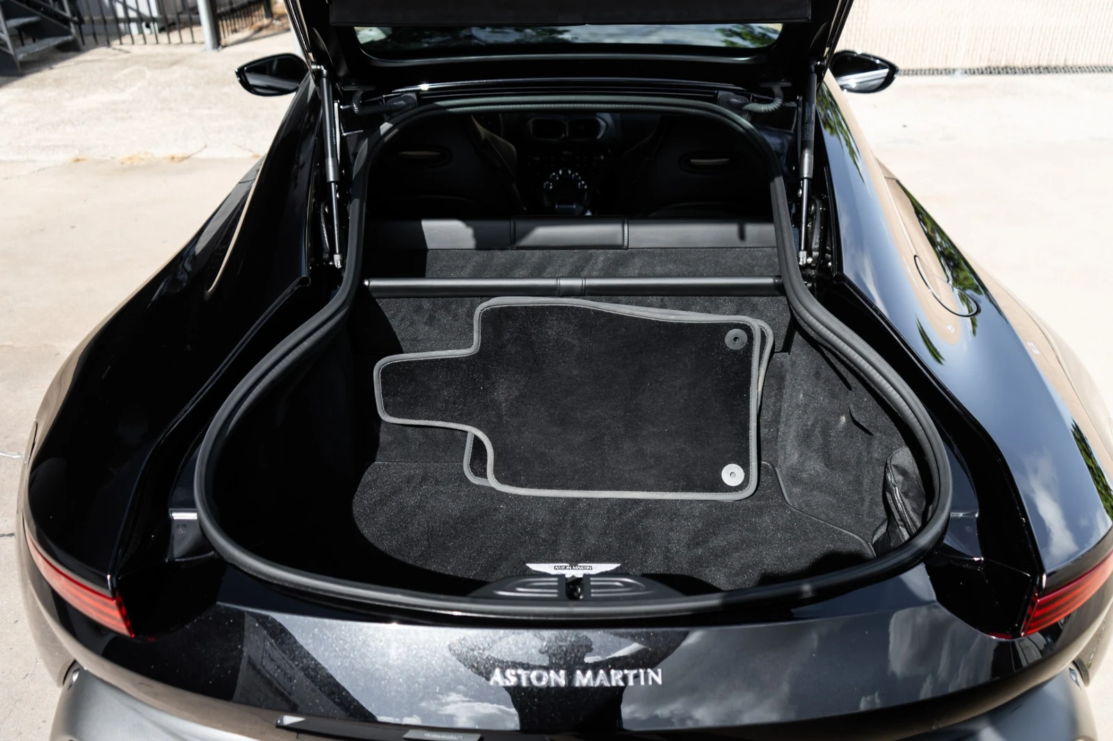 2019 Aston Martin Vantage, 27/30