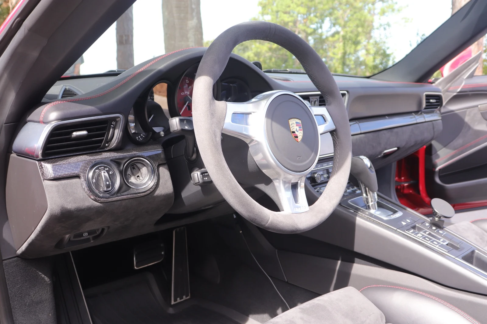 2016 Porsche 911 (991.1) Targa 4 GTS, 15/30