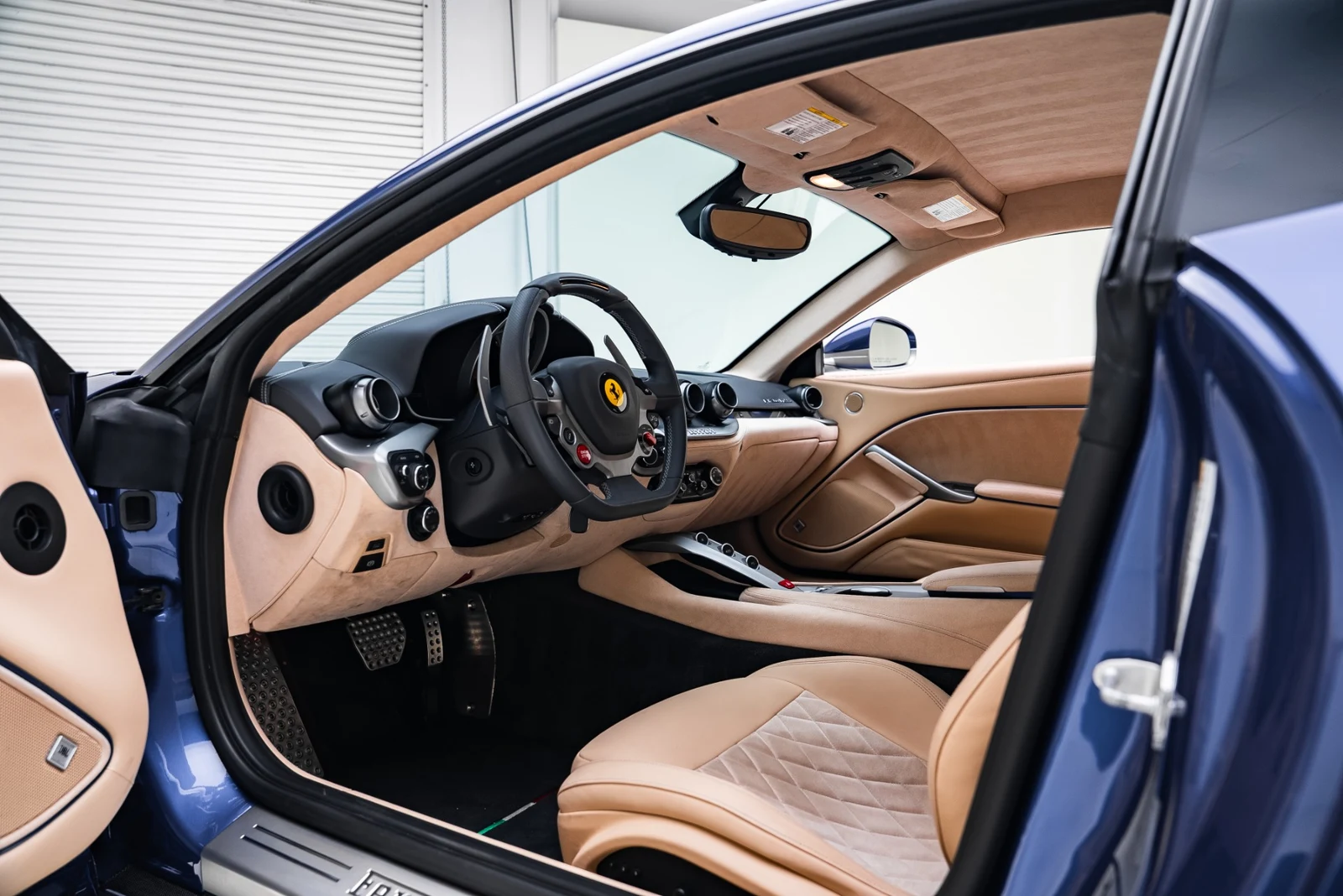 2016 Ferrari F12berlinetta, 2/30