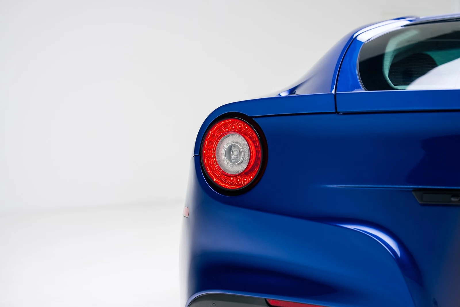 2016 Ferrari F12berlinetta, 23/30