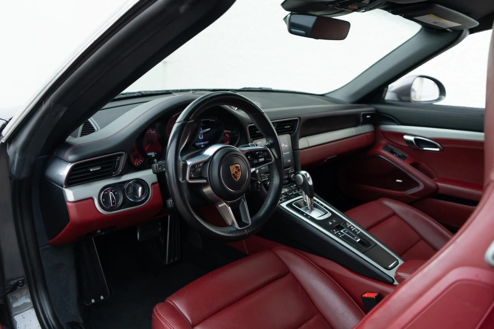 2017 Porsche 911 (991.2) Targa 4S, 4/30