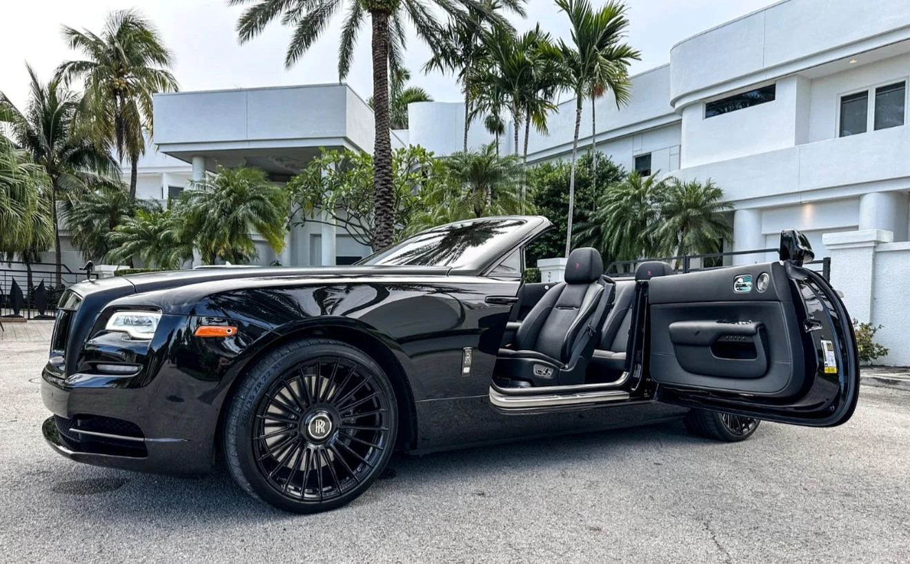 Rolls-Royce Dawn Black Badge | iLusso Palm Beach