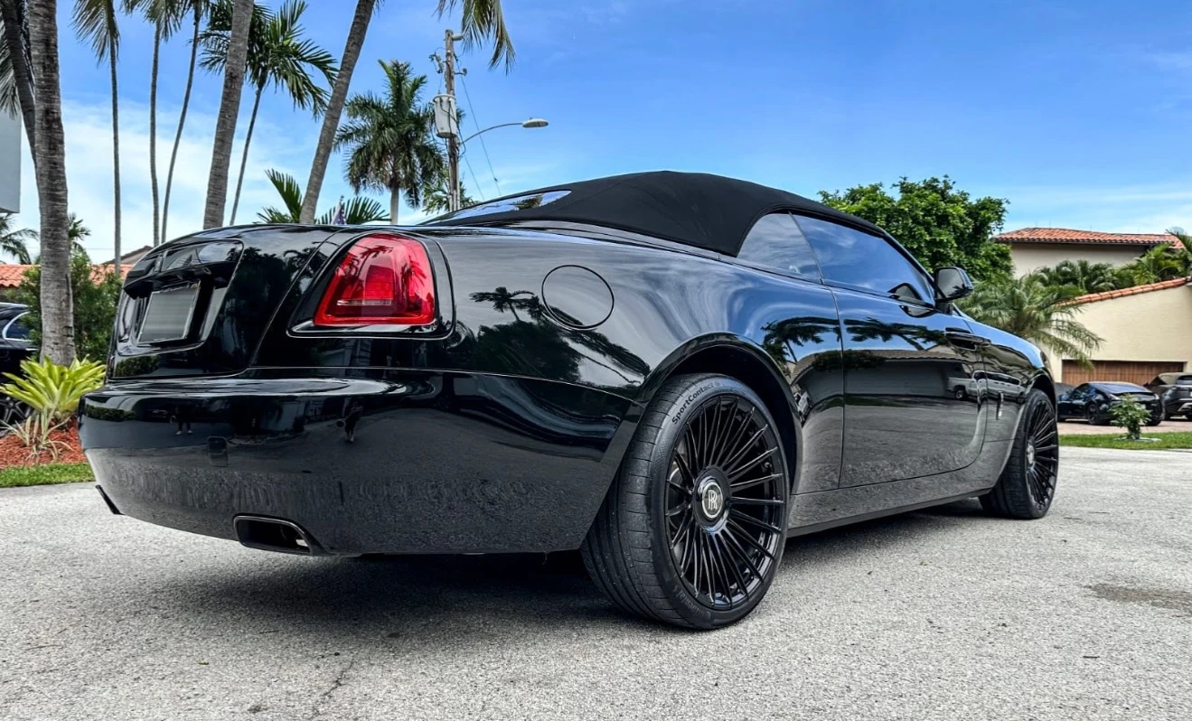 2020 Rolls-Royce Dawn Black Badge, 8/28