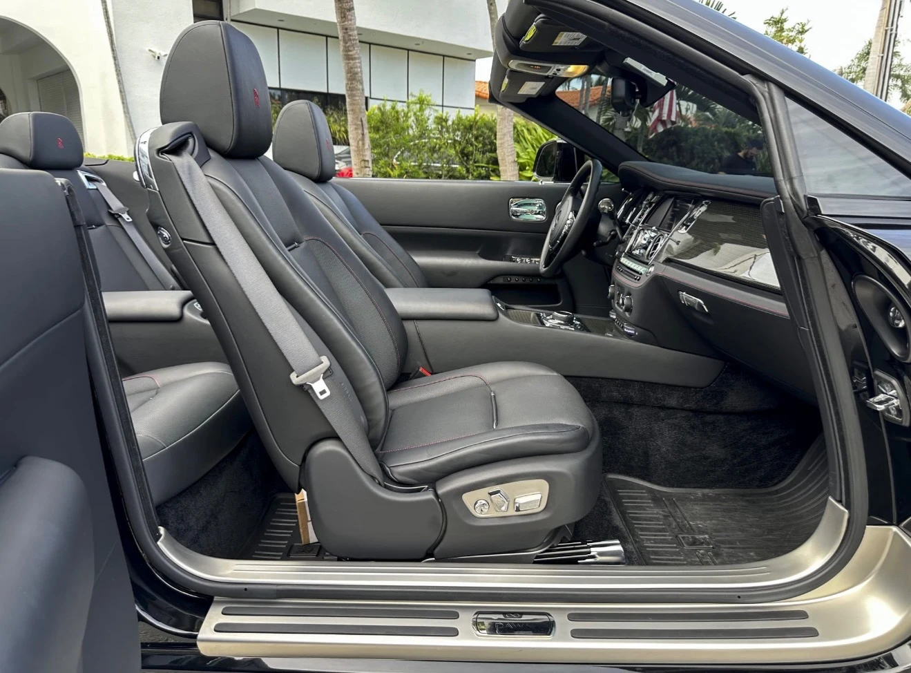 2020 Rolls-Royce Dawn Black Badge, 21/28