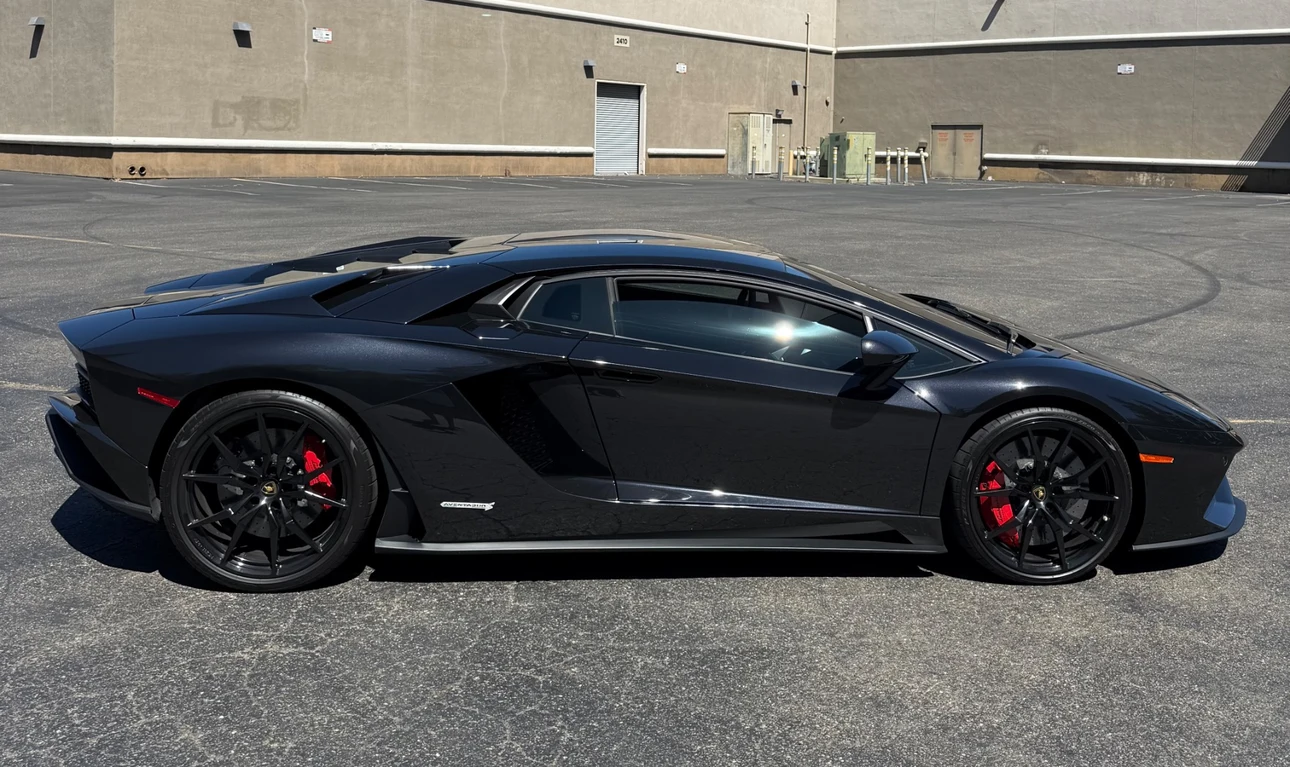 2018 Lamborghini Aventador S, 2/19
