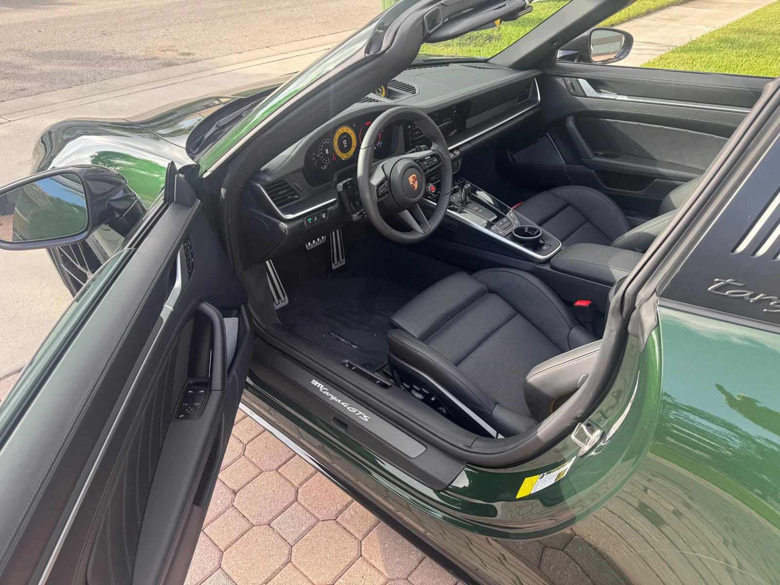 2026 Porsche 911 (992.2) Targa 4 GTS, 13/18