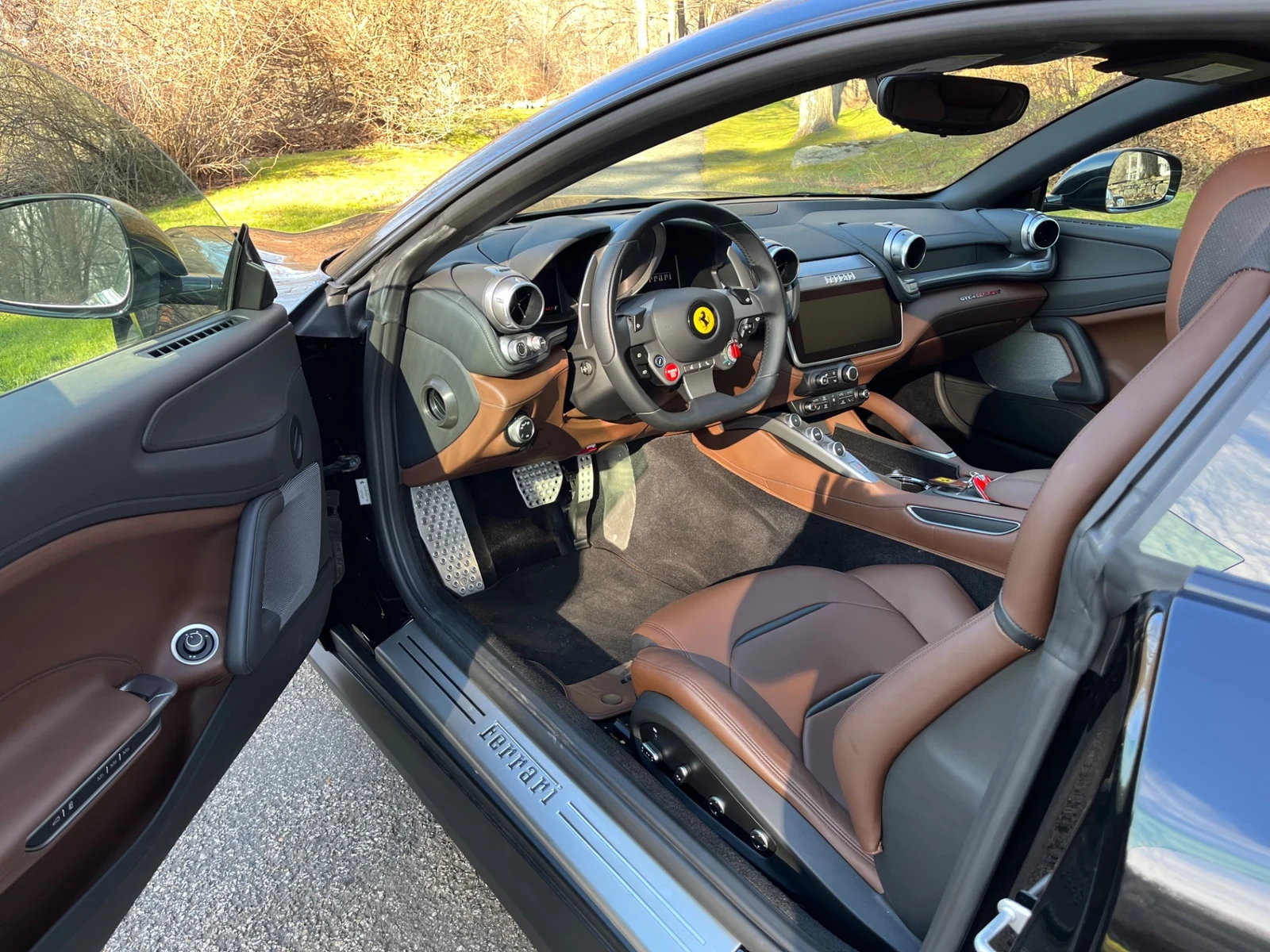 2018 Ferrari GTC4Lusso T, 2/16