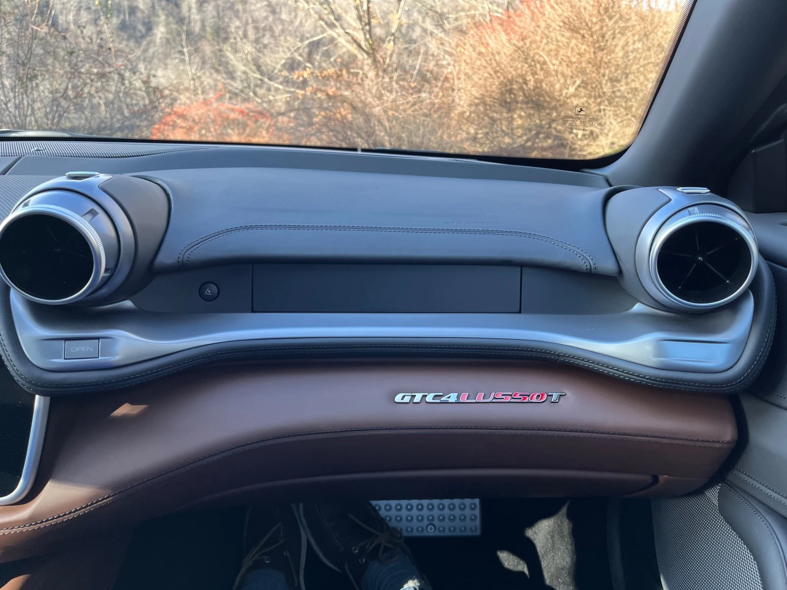 2018 Ferrari GTC4Lusso T, 15/16
