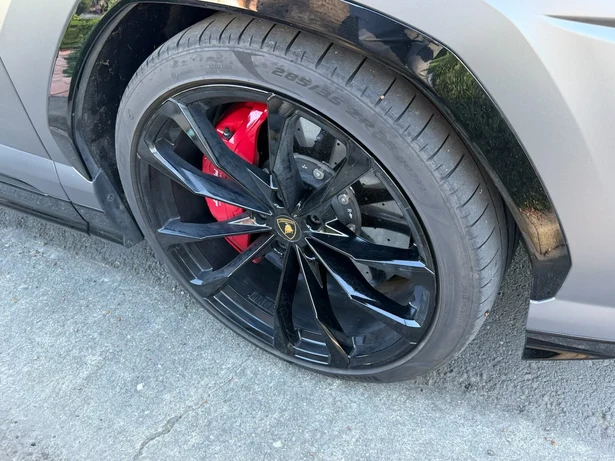 2022 Lamborghini Urus, 14/16