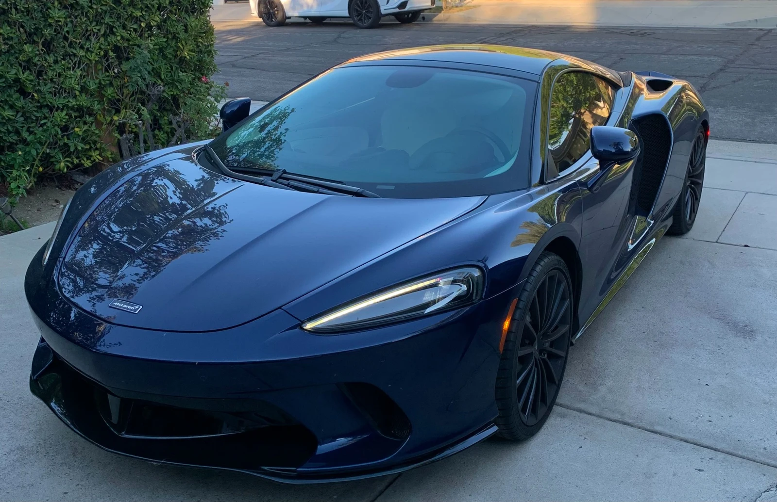 2020 McLaren GT, 2/14