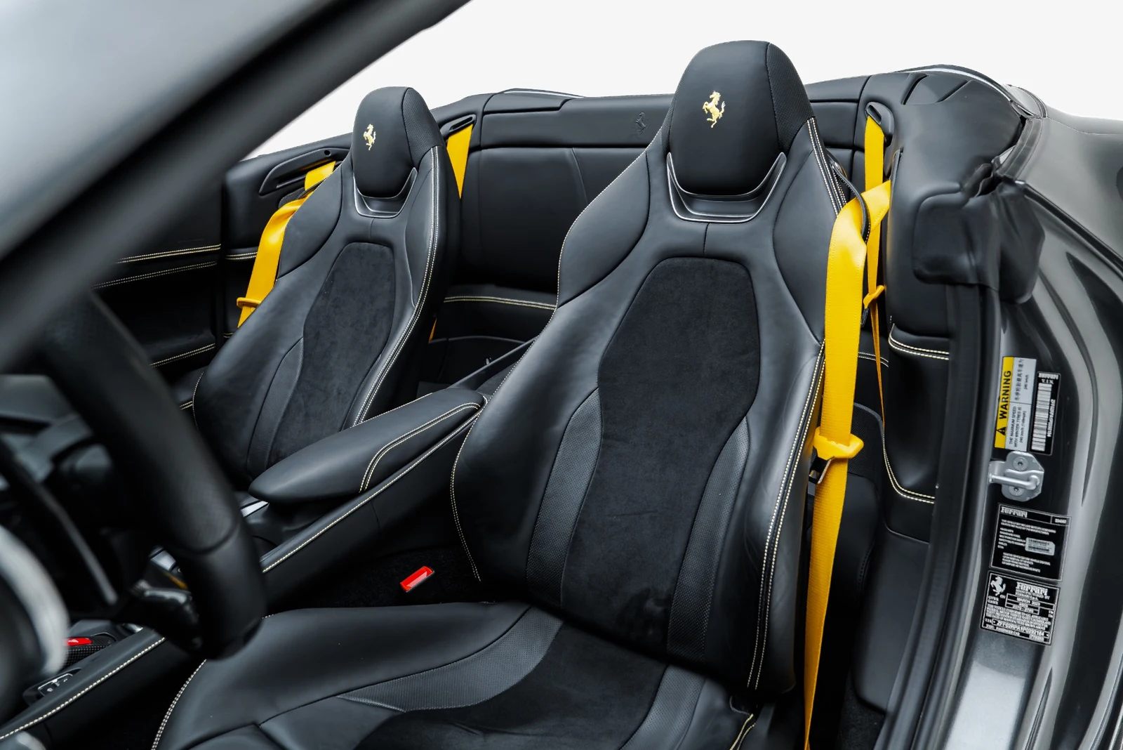 2023 Ferrari Portofino M, 2/30