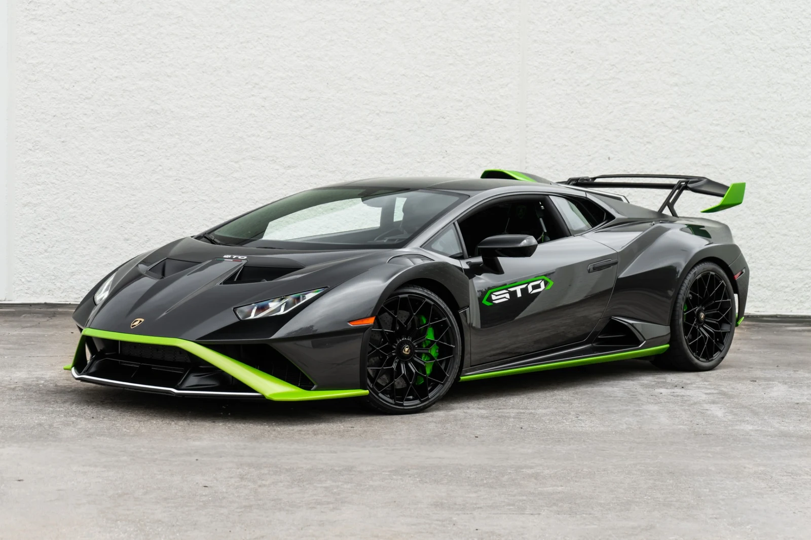 2021 Lamborghini Huracán STO offered by iLusso in Houston, Texas