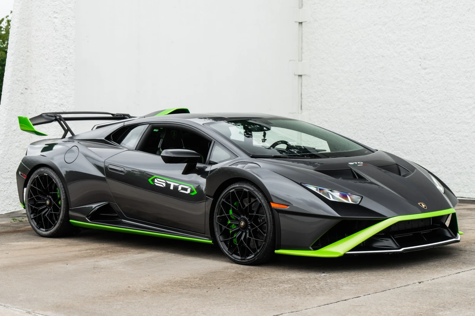 2021 Lamborghini Huracán STO, 2/30
