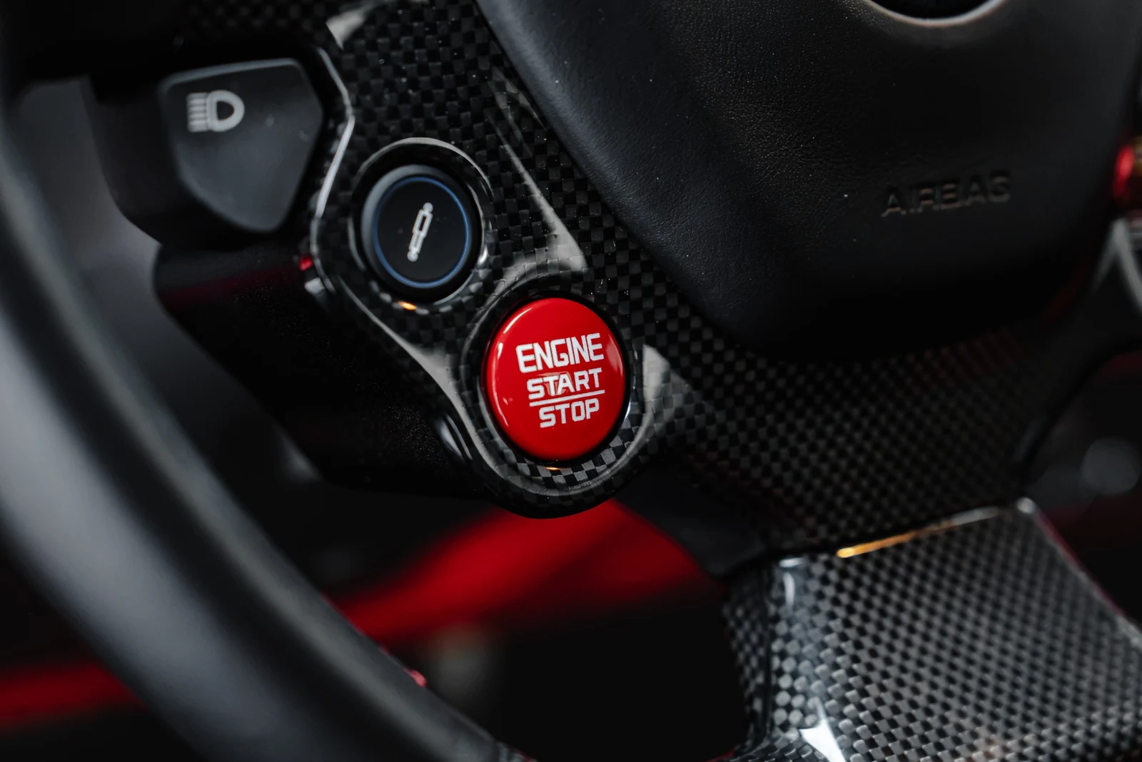 2016 Ferrari 488 GTB, 22/30