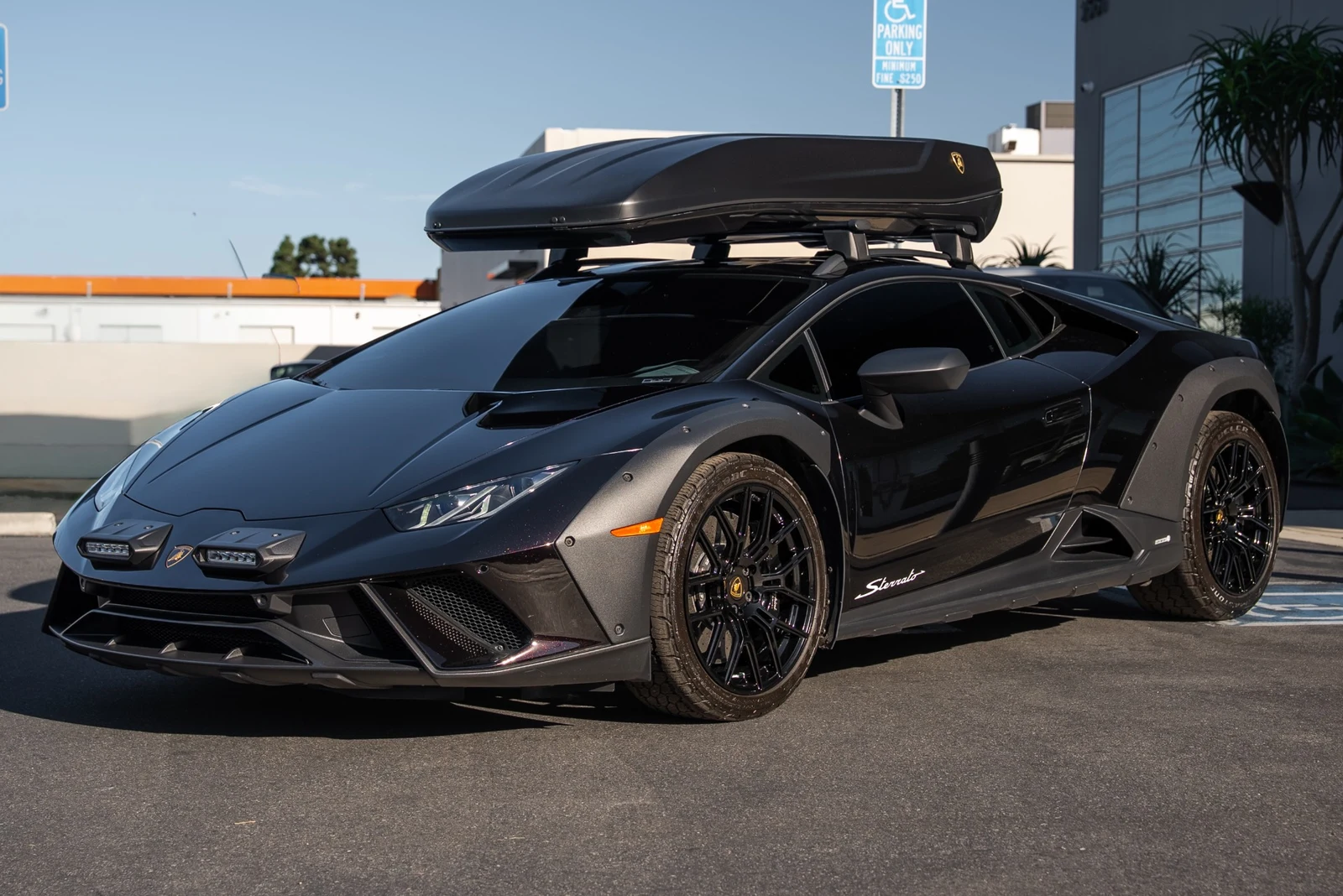 2024 Lamborghini Huracán Sterrato, 2/30