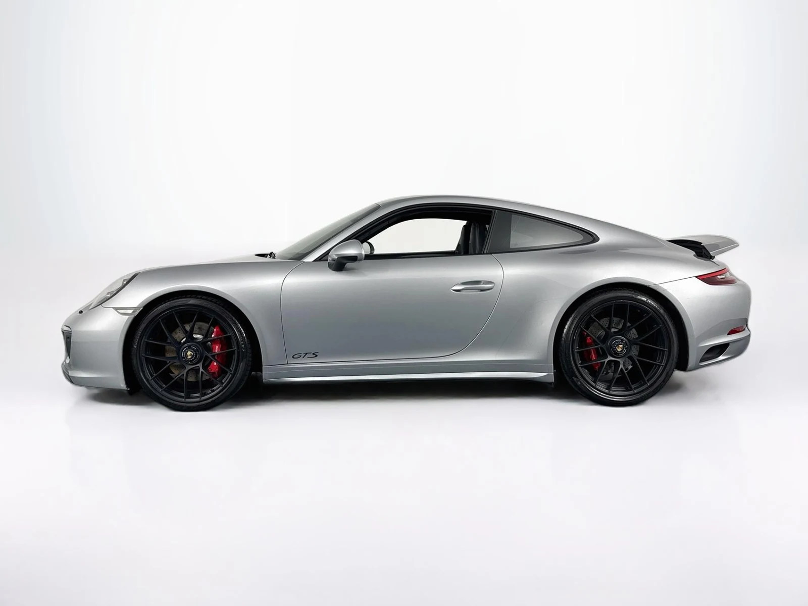 2018 Porsche 911 Carrera 4 GTS, 4/30