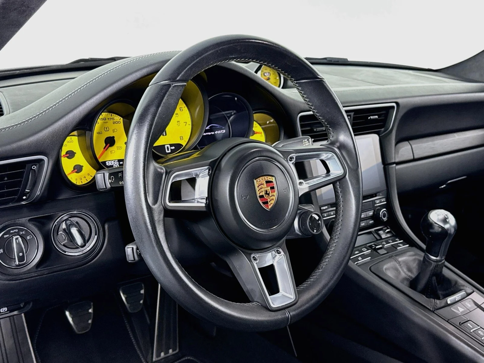 2018 Porsche 911 Carrera 4 GTS, 6/30