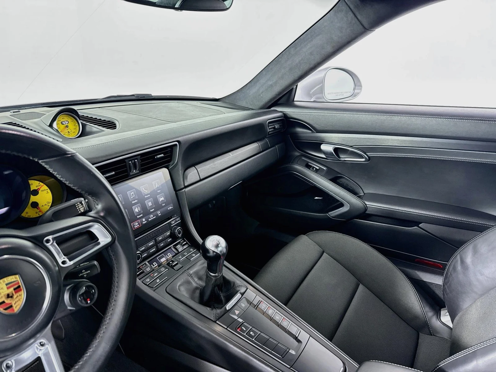 2018 Porsche 911 Carrera 4 GTS, 12/30
