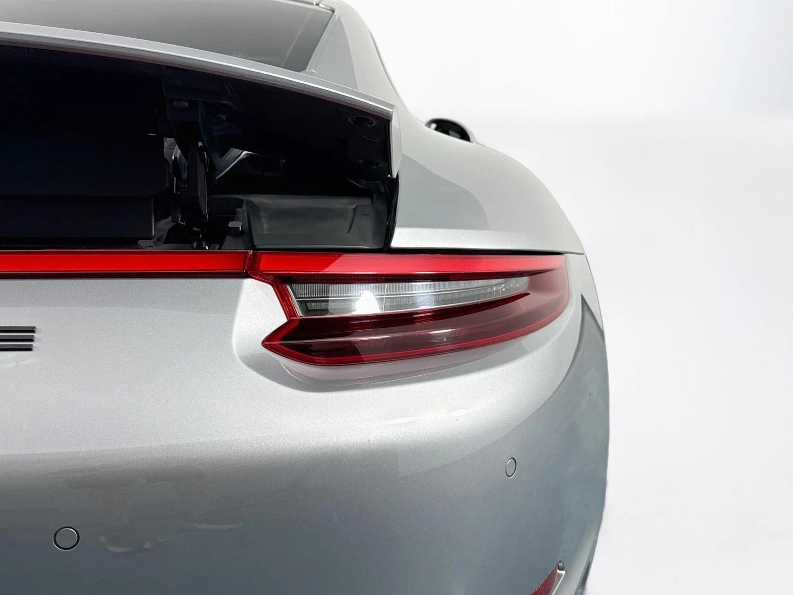 2018 Porsche 911 Carrera 4 GTS, 24/30