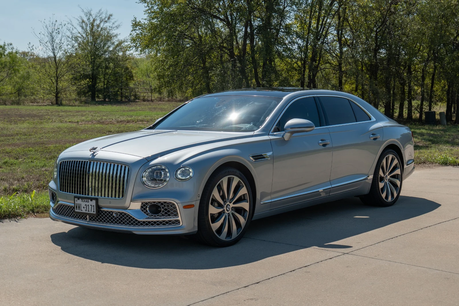 2022 Bentley Flying Spur V8 offered by iLusso in Boynton Beach, Florida