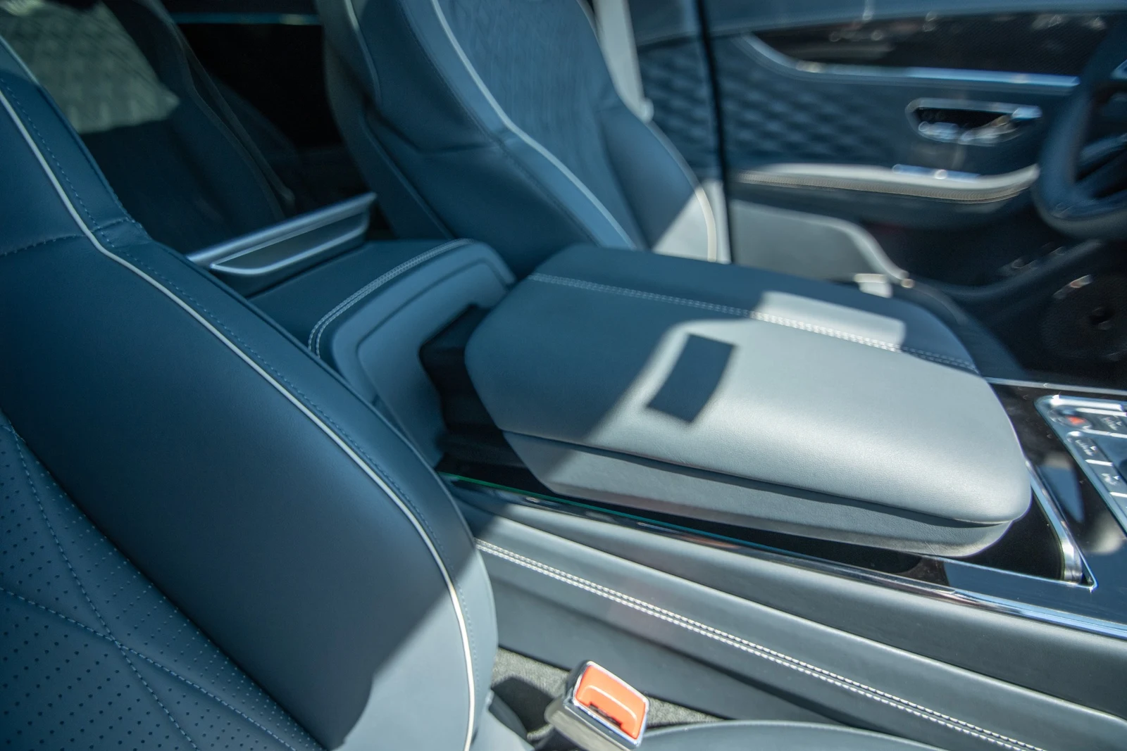 2022 Bentley Flying Spur V8, 23/30