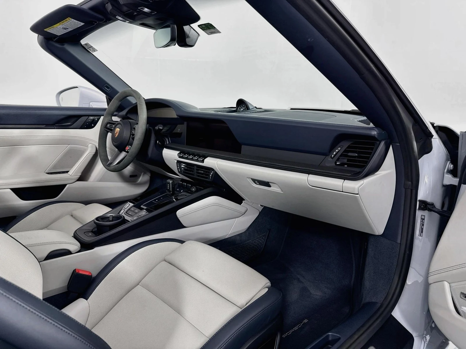 2025 Porsche 911 Carrera Cabriolet, 12/30
