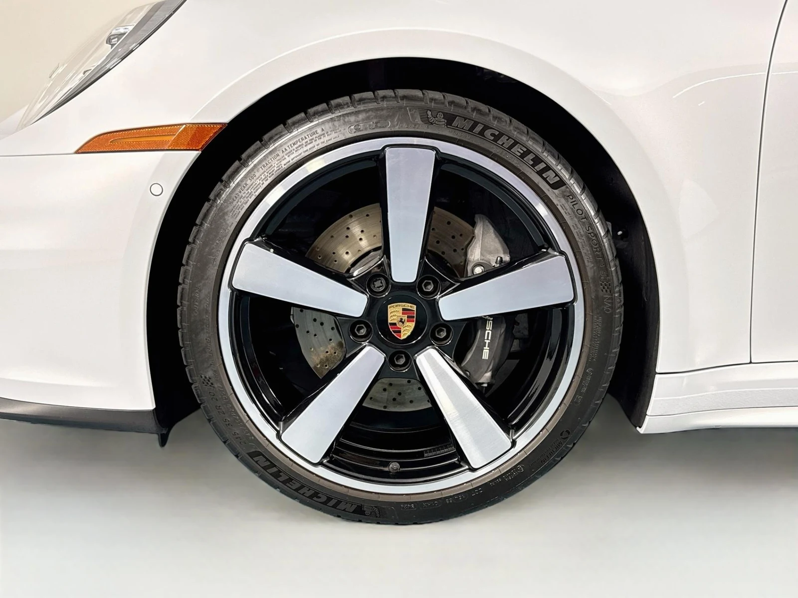2025 Porsche 911 Carrera Cabriolet, 21/30