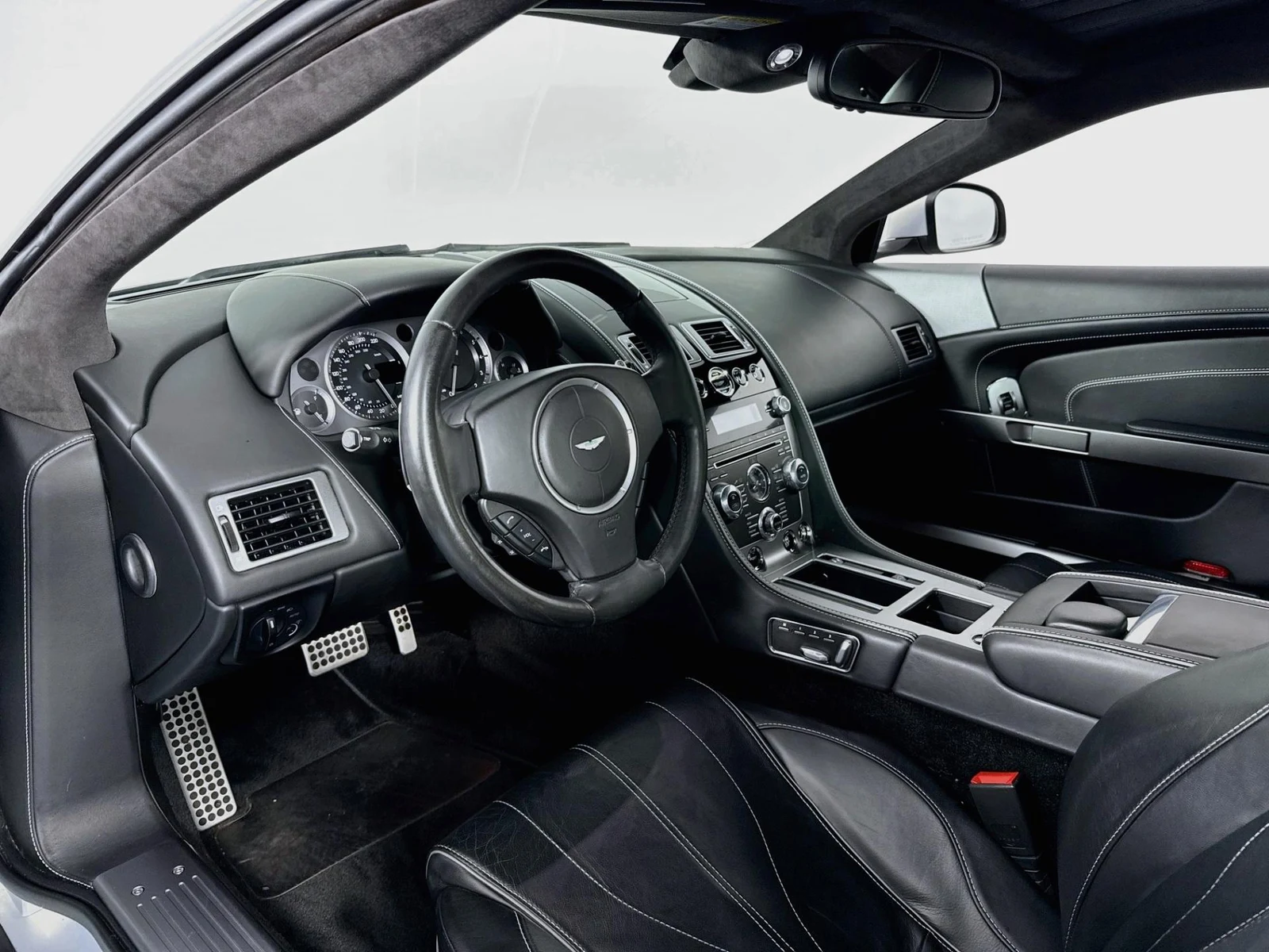 2014 Aston Martin DB9, 5/30