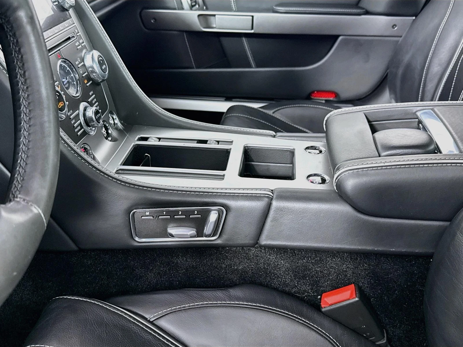2014 Aston Martin DB9, 12/30