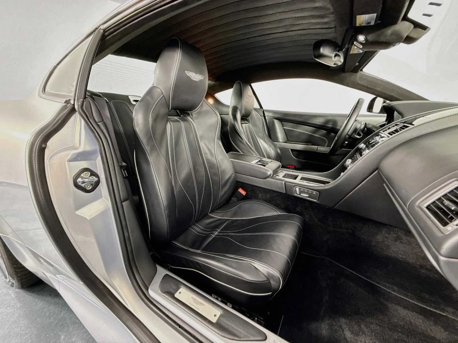 2014 Aston Martin DB9, 14/30