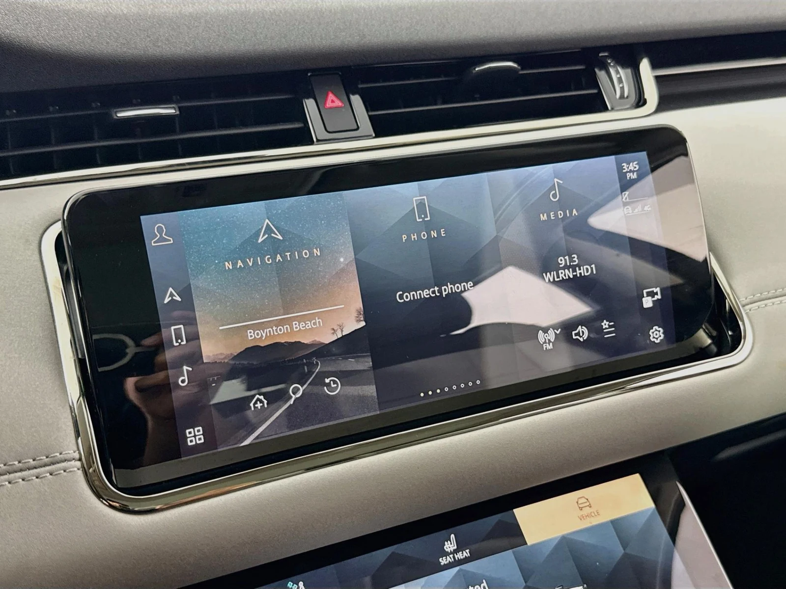 2023 Land Rover Range Rover Evoque P250 R-Dynamic SE, 8/30