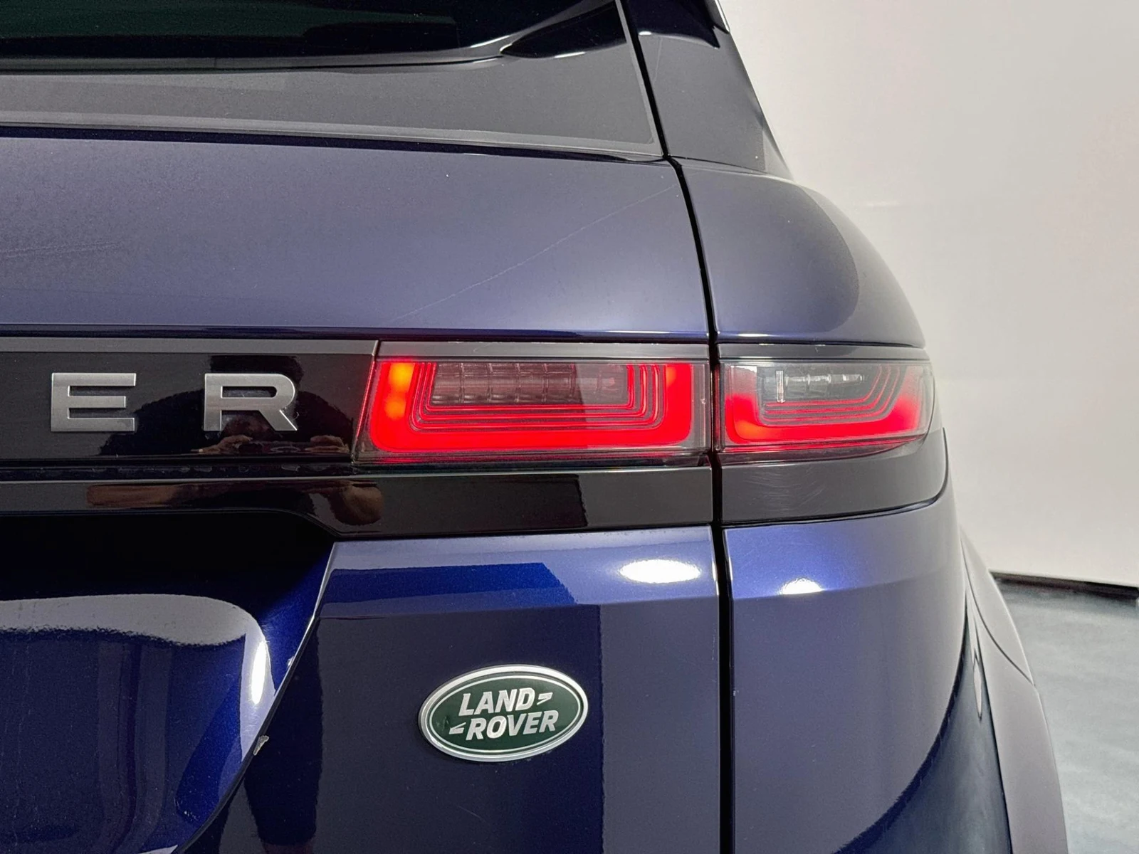 2023 Land Rover Range Rover Evoque P250 R-Dynamic SE, 25/30