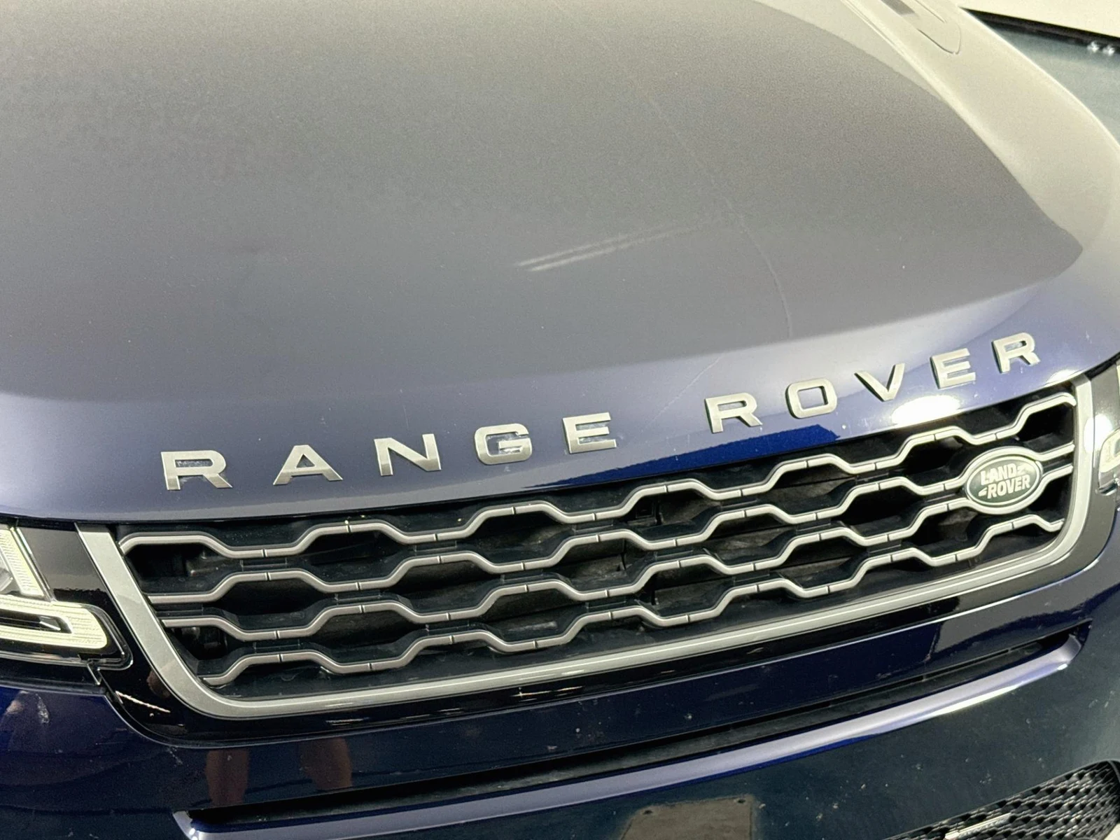 2023 Land Rover Range Rover Evoque P250 R-Dynamic SE, 28/30