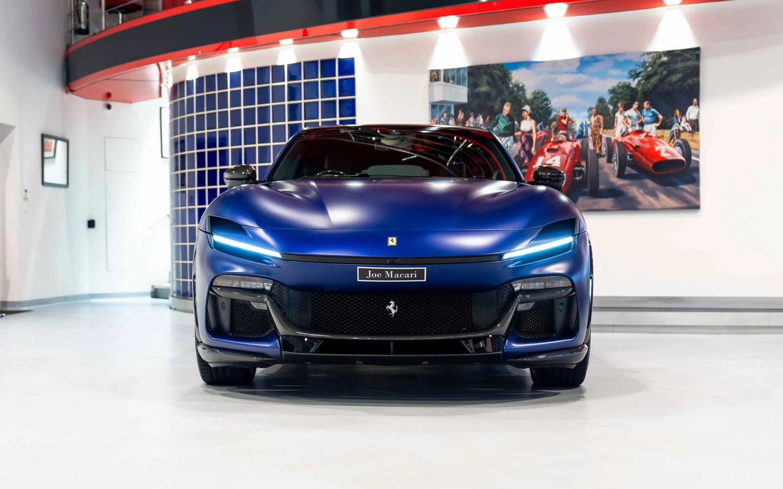 Ferrari Purosangue, 2/10