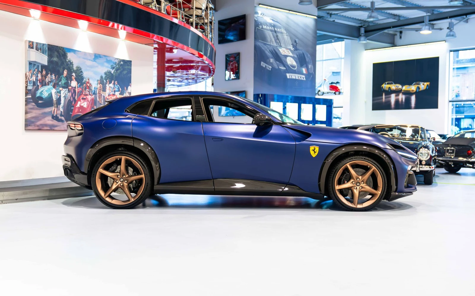Ferrari Purosangue, 7/10