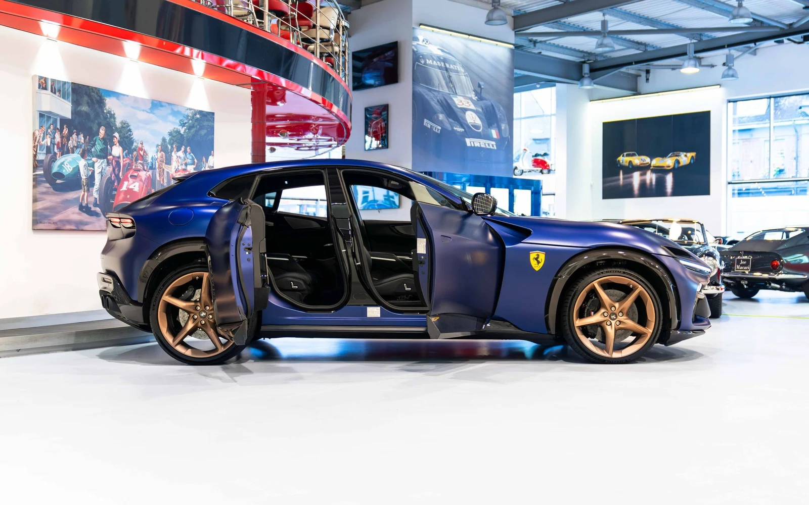 Ferrari Purosangue, 8/10