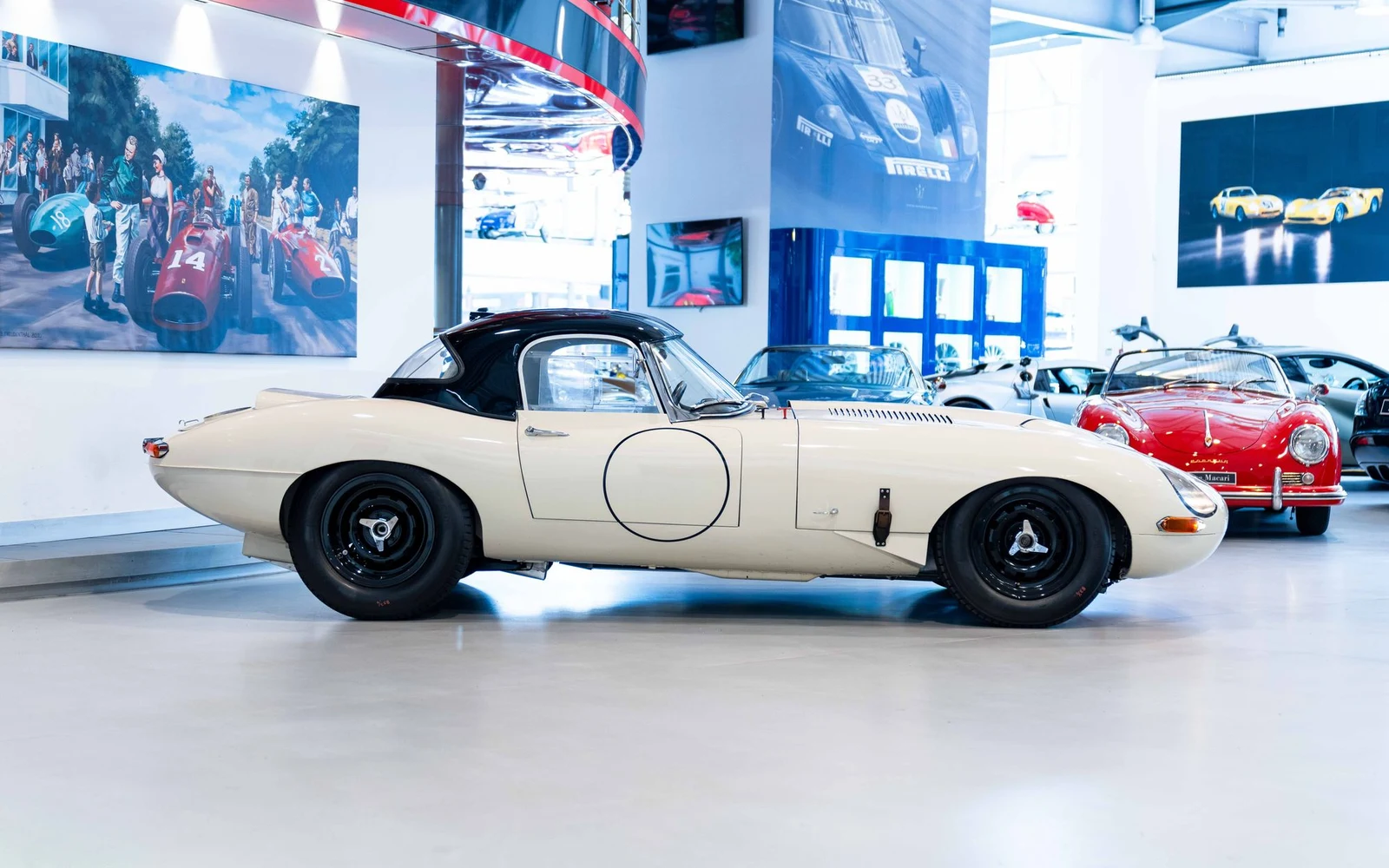 Jaguar E-Type Series 1 Roadster, Lightweight-style competition car, 3/10