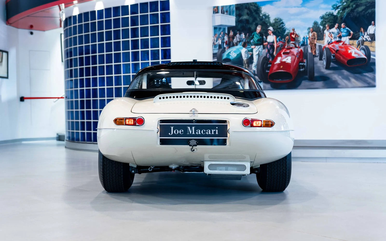 Jaguar E-Type Series 1 Roadster, Lightweight-style competition car, 7/10