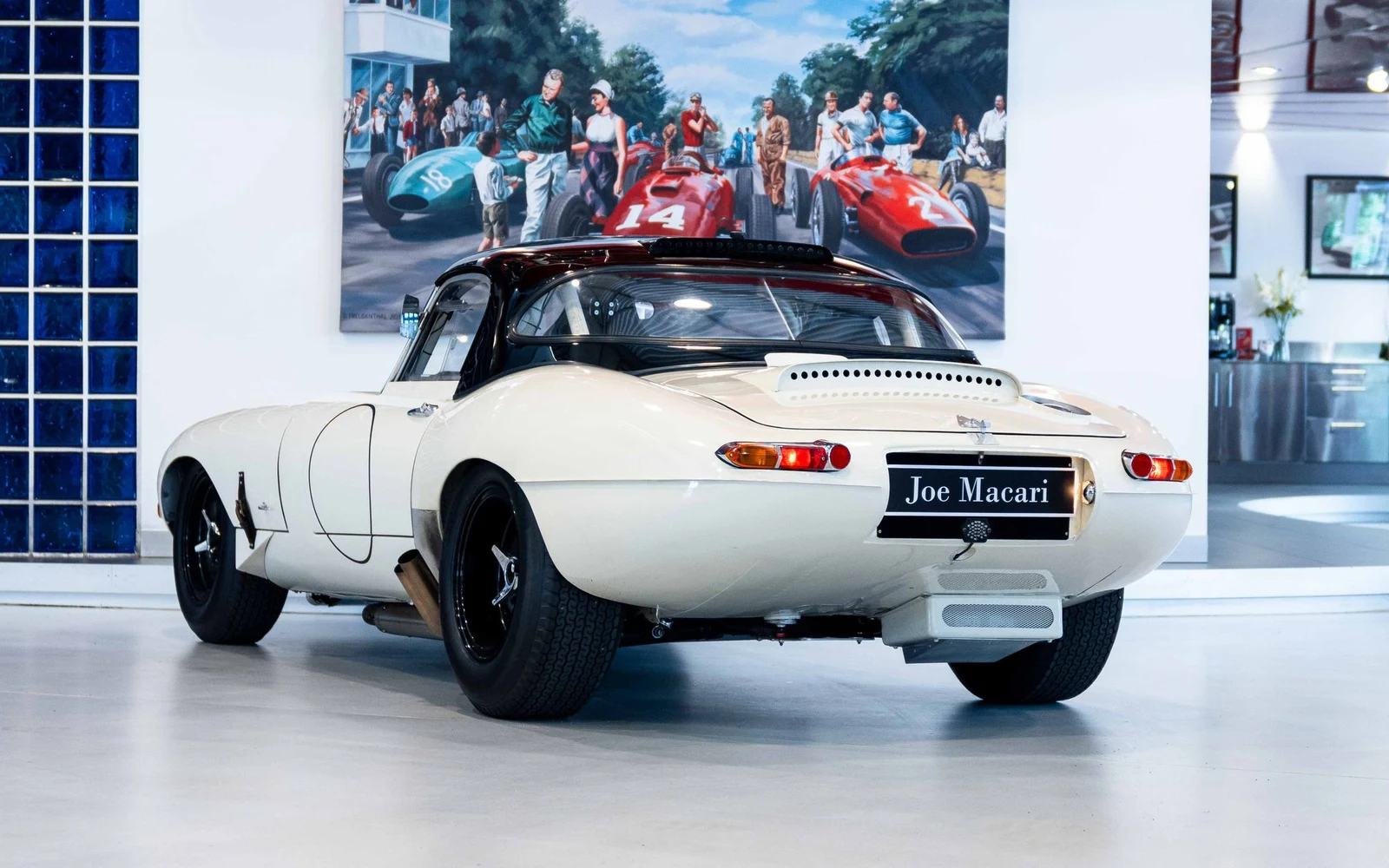 Jaguar E-Type Series 1 Roadster, Lightweight-style competition car, 8/10