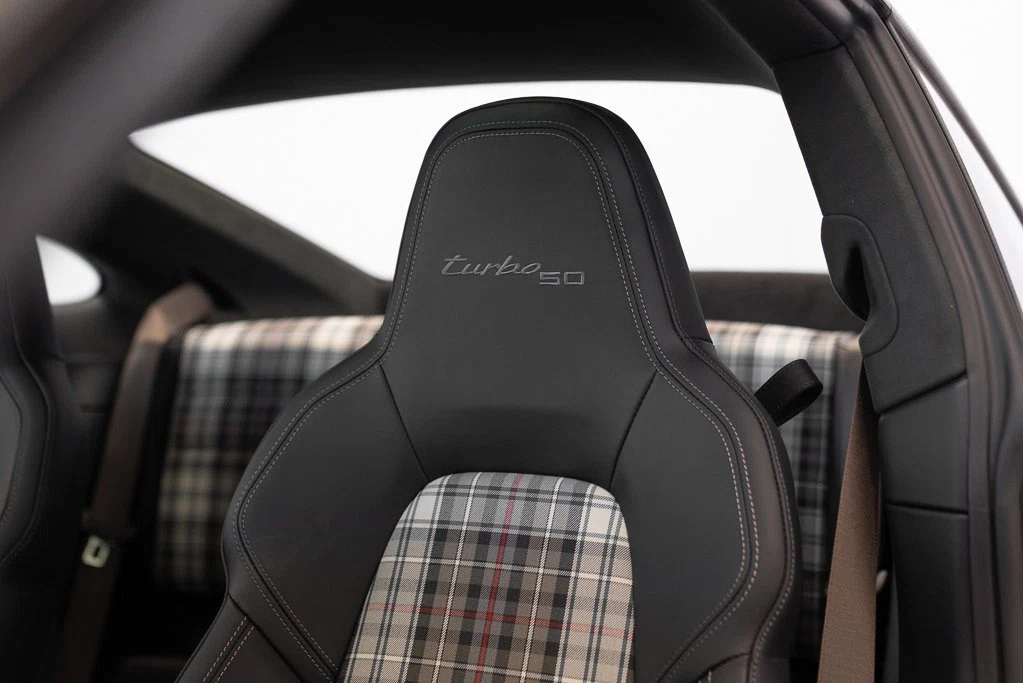2025 Porsche 911 Turbo 50 Years (992.1), 15/30