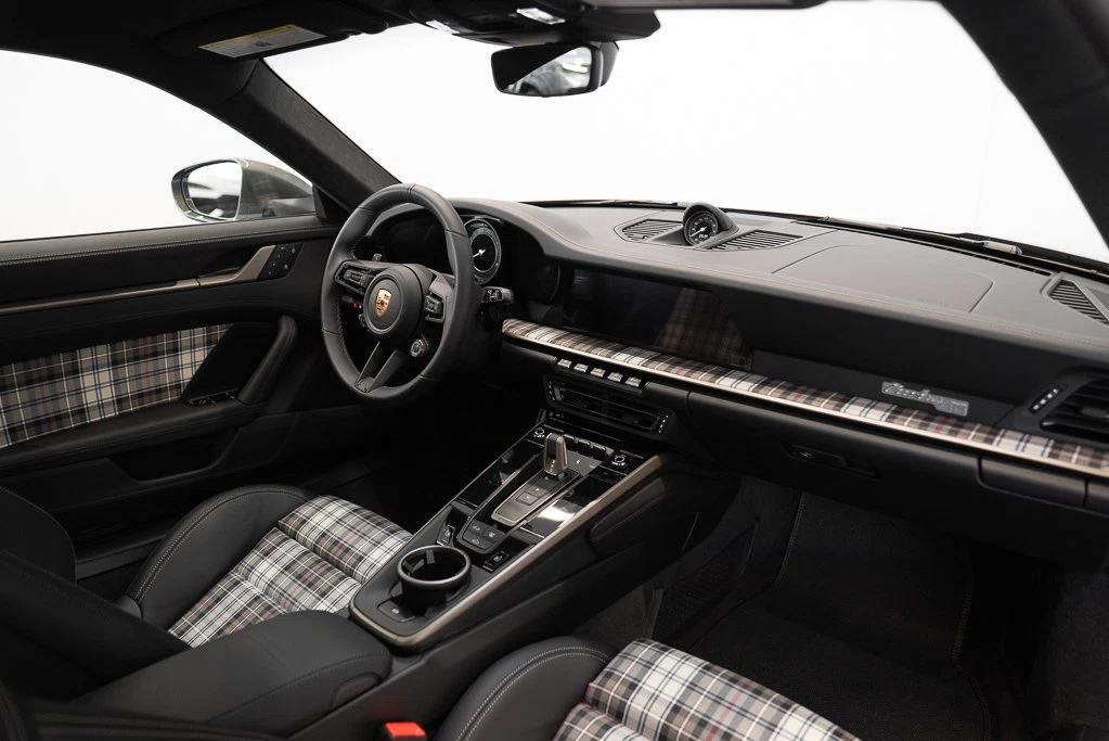 2025 Porsche 911 Turbo 50 Years (992.1), 29/30